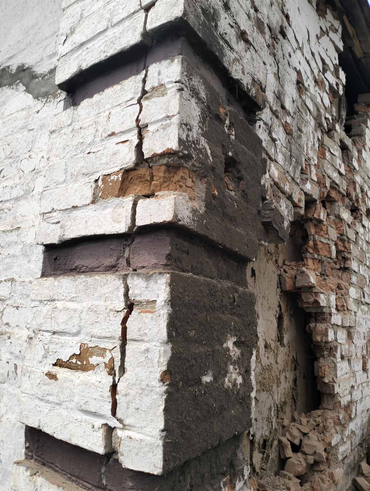 Чоловіку з Сумщини було пошкоджено 23 вікна