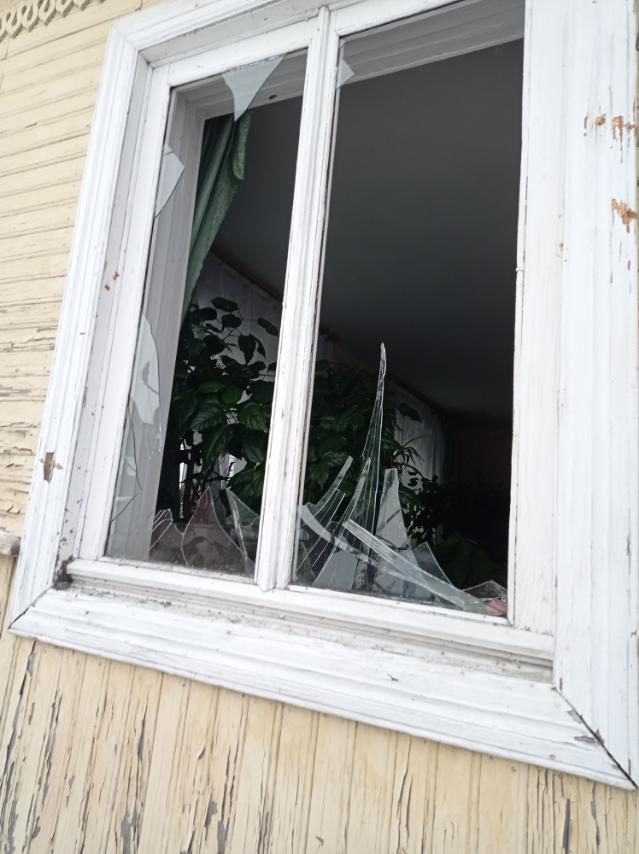 Пенсіонери з Сумщини живуть у будинку без вікон