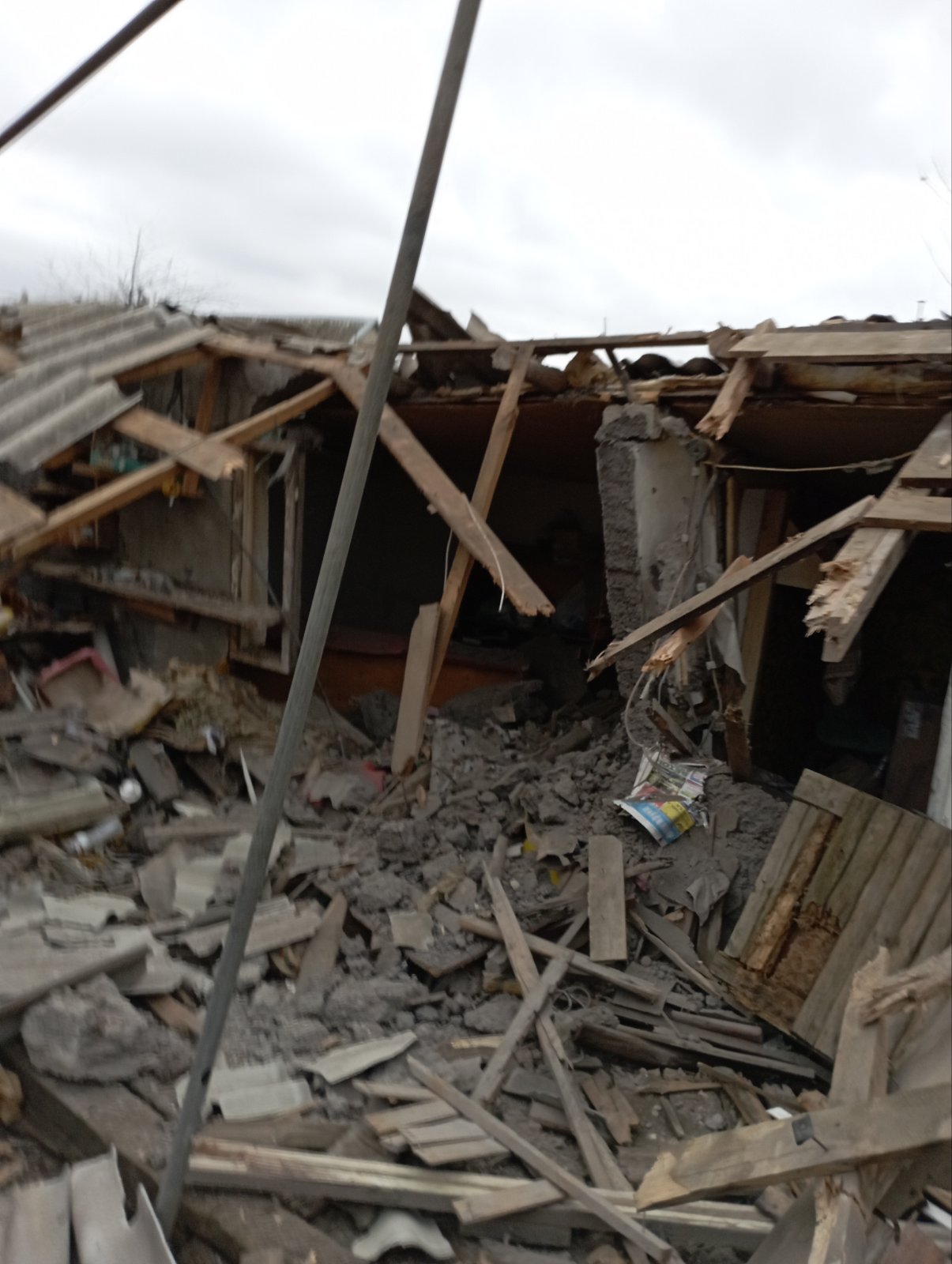 Вщент зруйновано будинок родини з Херсонщини