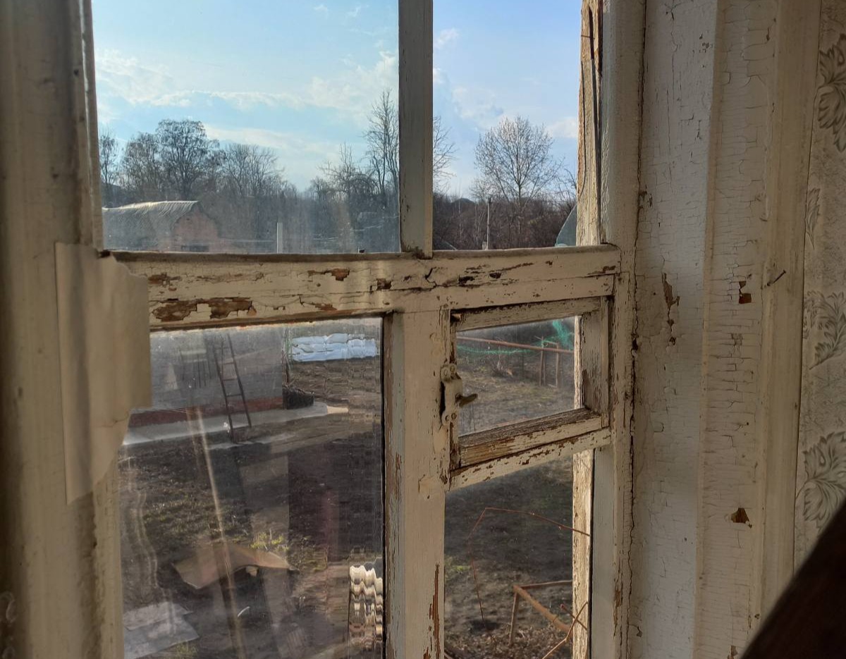 Вибило 5 вікон пенсіонерки з Білопілля