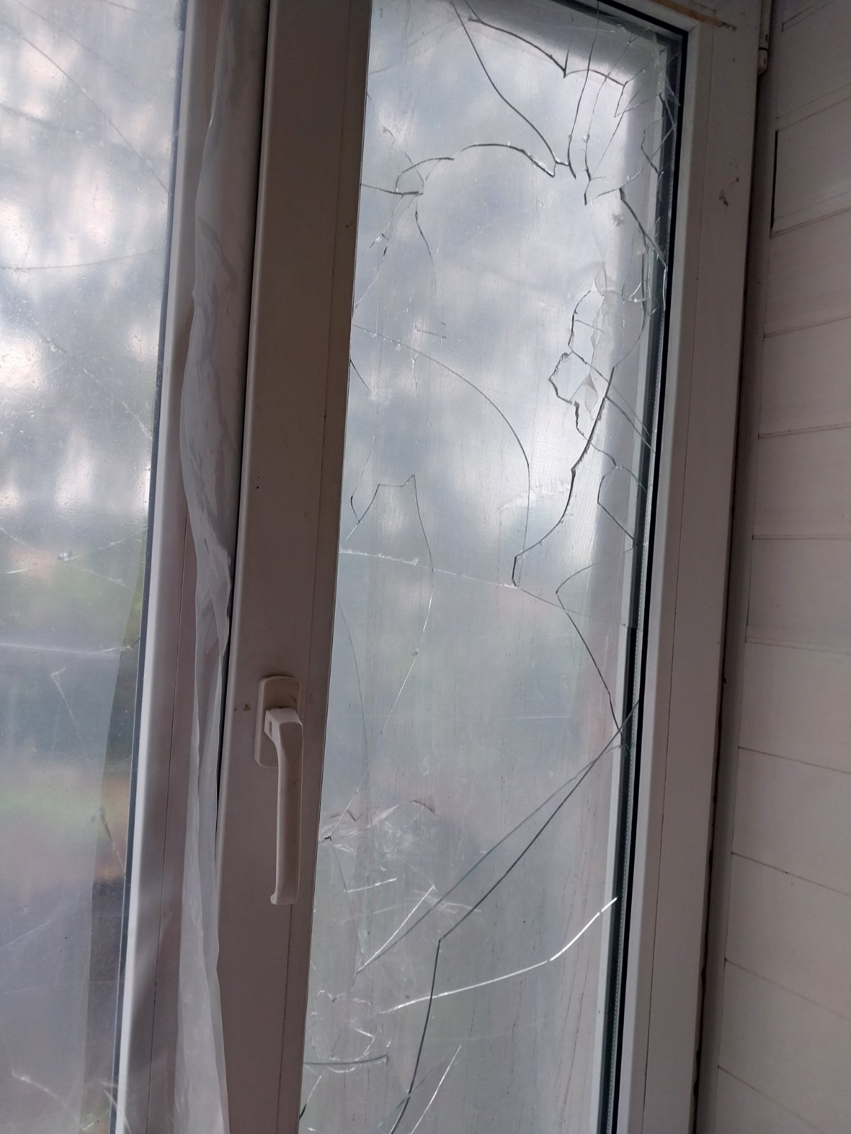 Пенсіонерці з прикордонного міста потрібна допомога із заміною вікон