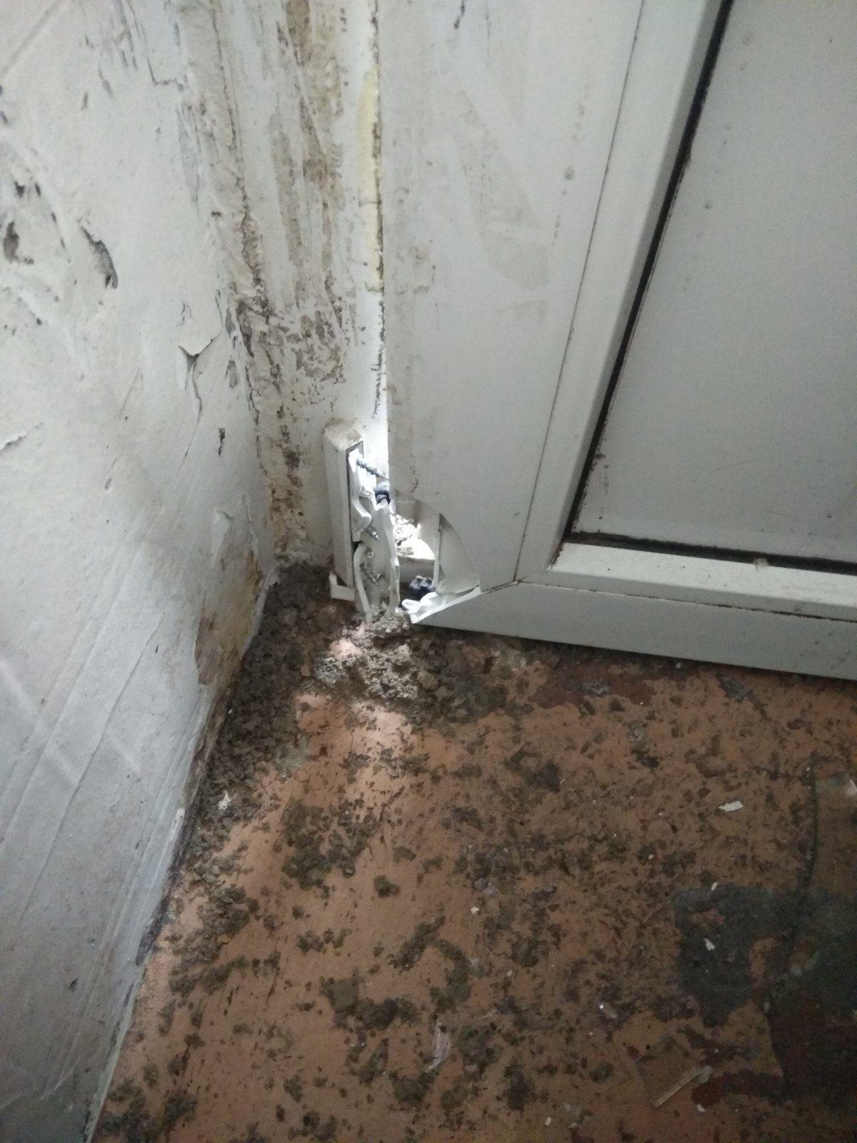 Пошкоджено квартиру родини пенсіонерів