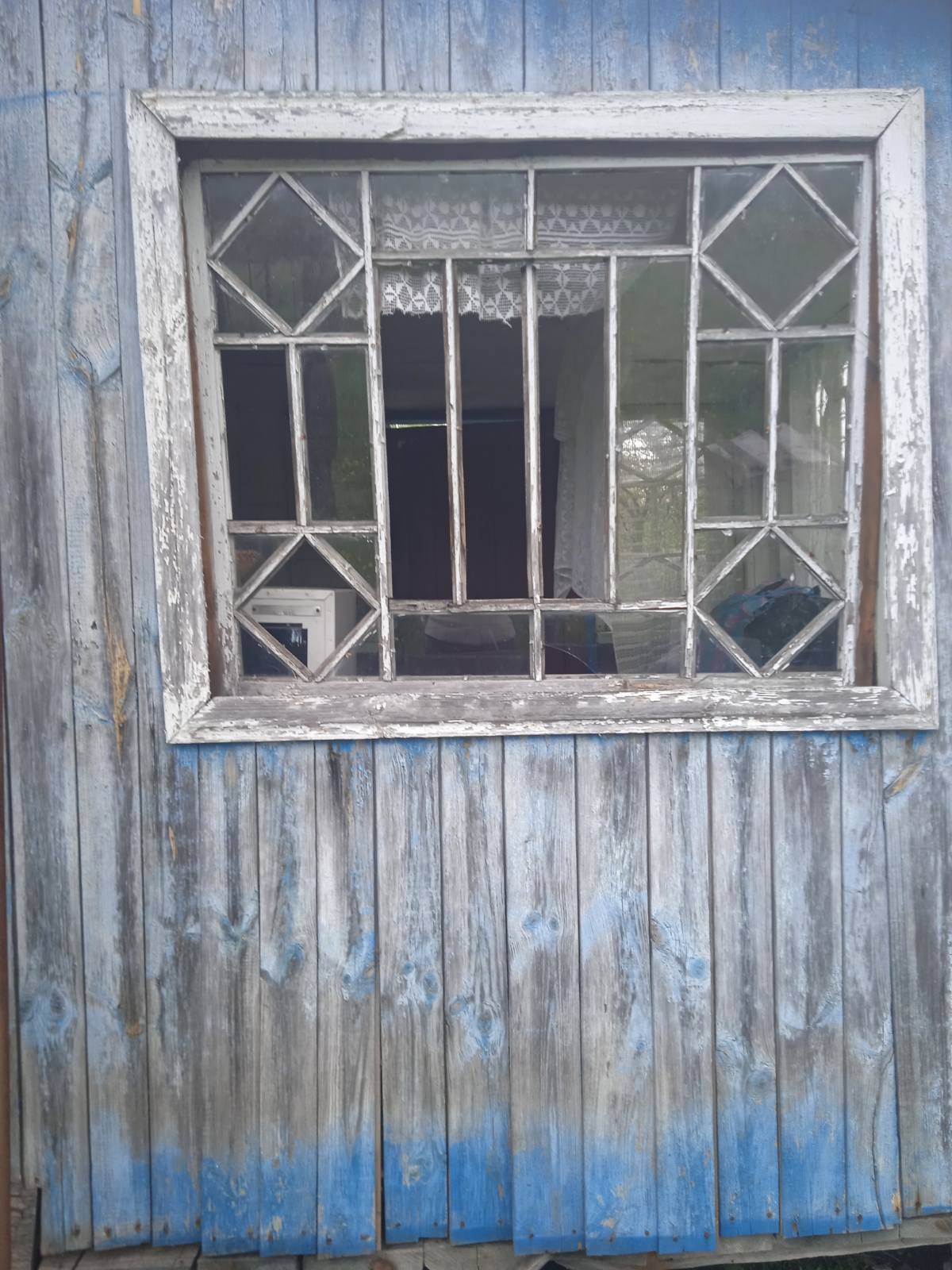 Шість вікон та дах в будинку електромонтера пошкоджені внаслідок обстрілу 