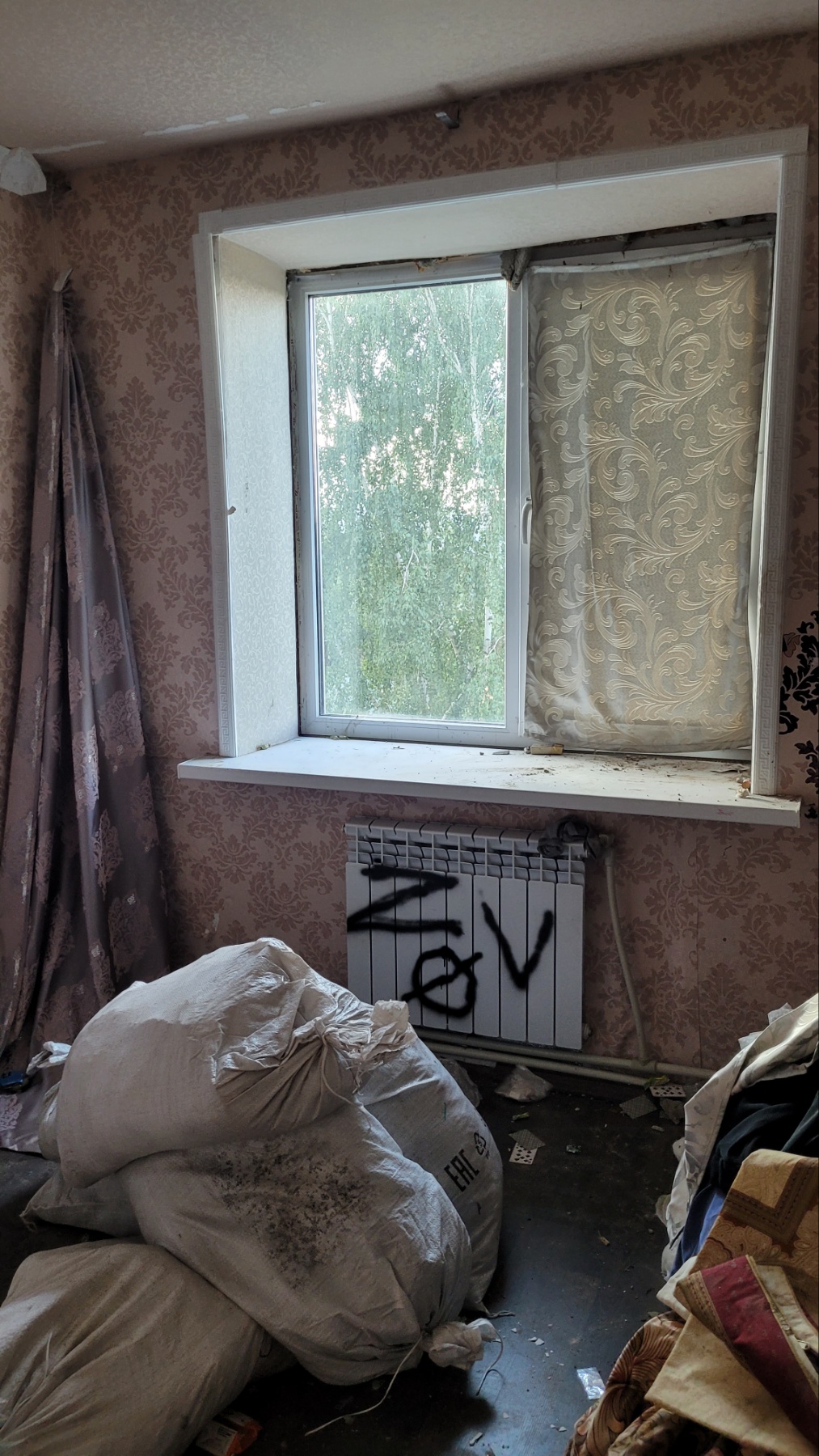 Окупанти зруйнували та розграбували будинок родини з Ізюму