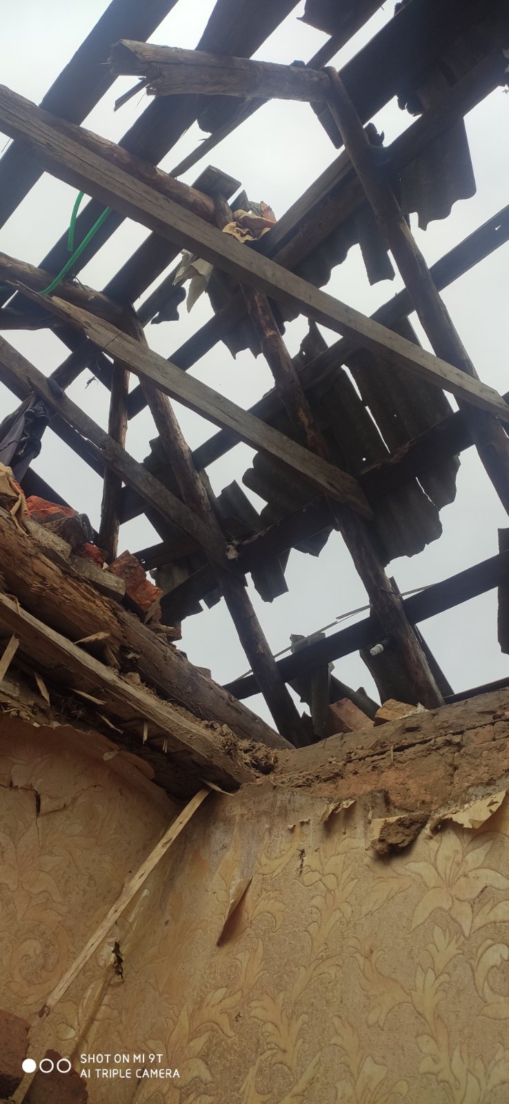 Сім'я переселенців хоче відбудувати свій дім і повернутися додому