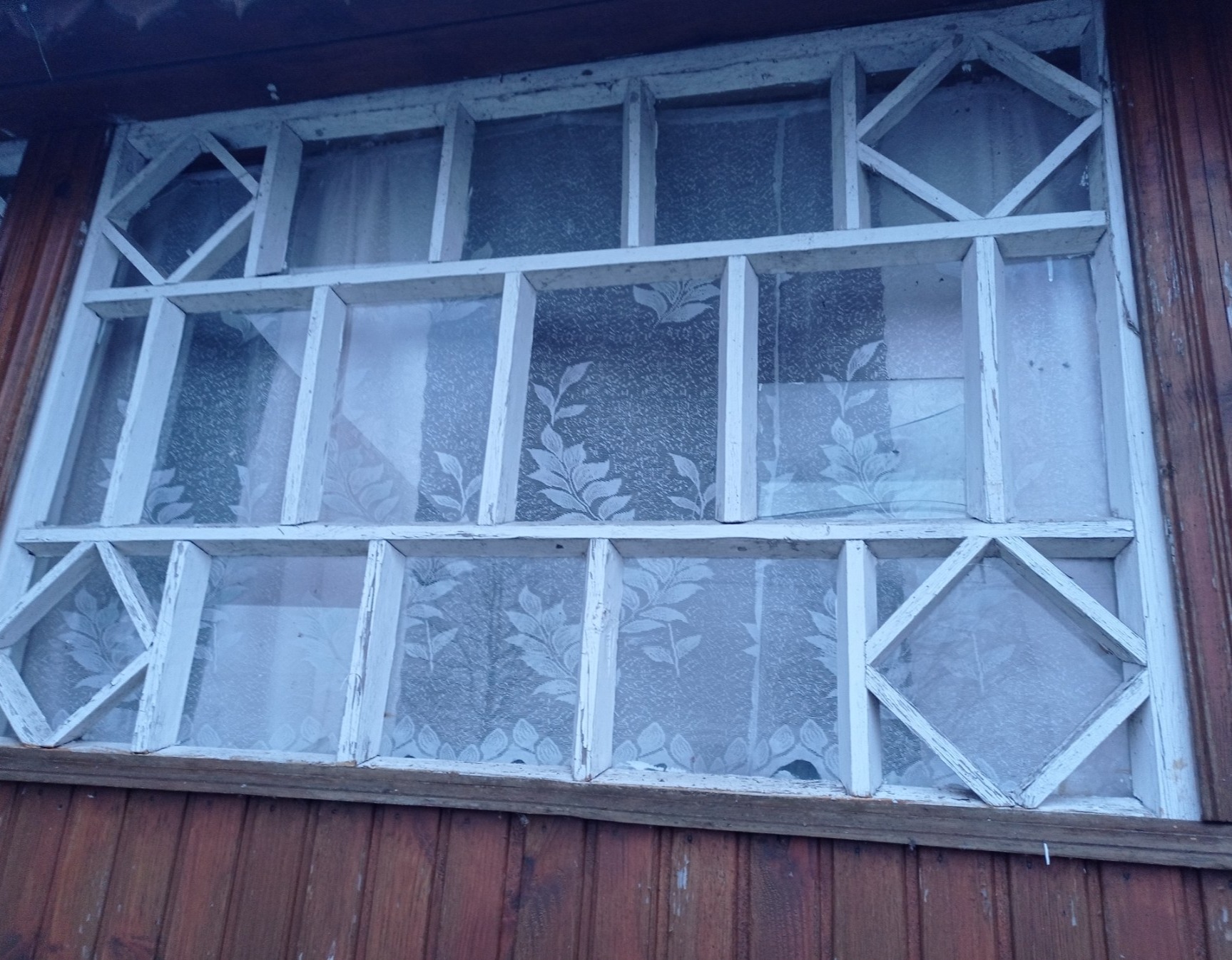 Вікна, двері, дах і не тільки - результат обстрілу на Сумщині