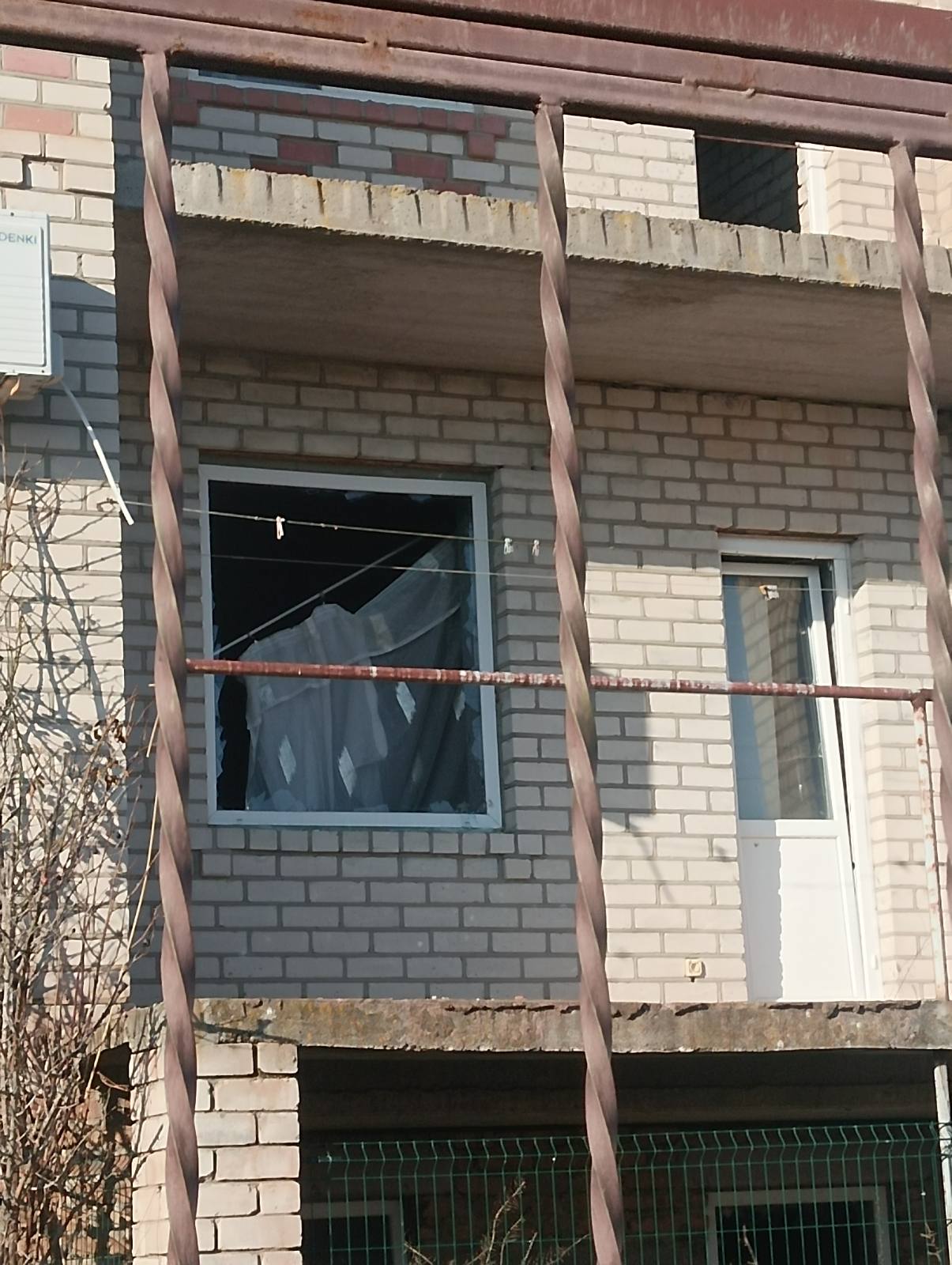 Жінка з Херсонщини під час обстрілу втратила слух та будинок