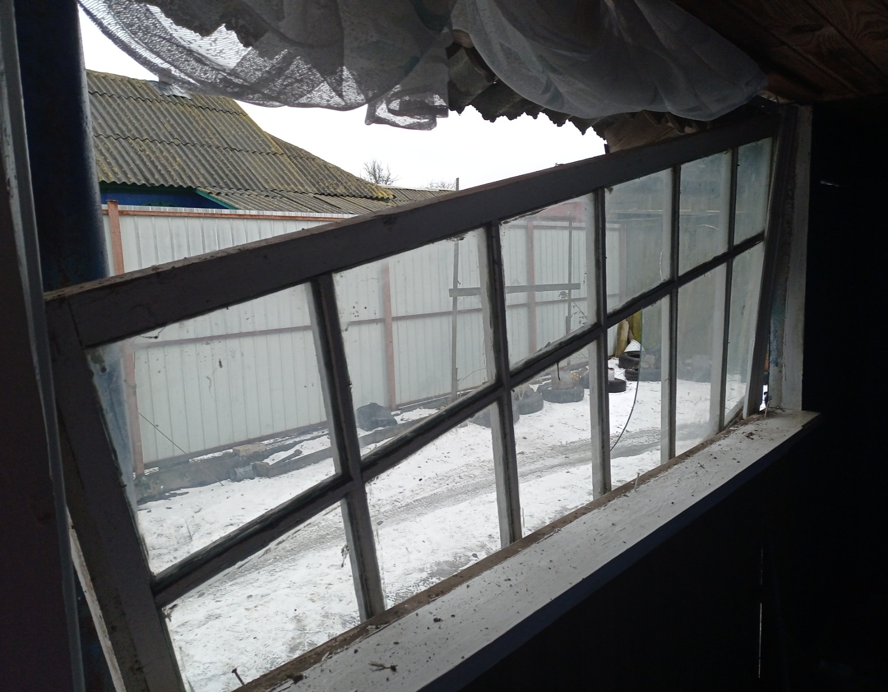 Вікна, двері, дах і не тільки - результат обстрілу на Сумщині