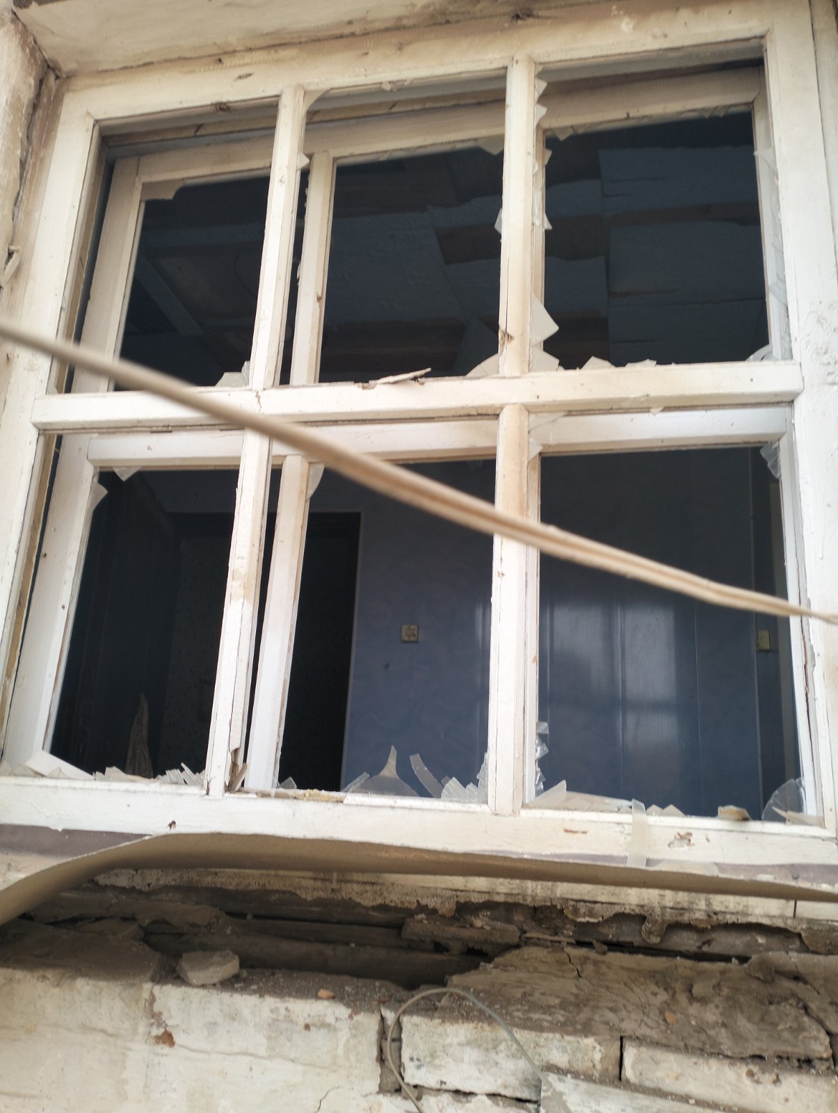 Чоловіку з Сумщини було пошкоджено 23 вікна