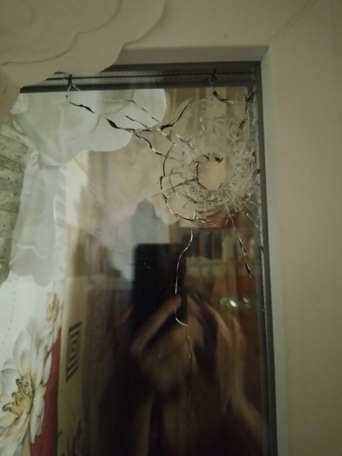 Прикордонне село Стара Гута постійно під обстрілами, але родина мріє повернутися додому