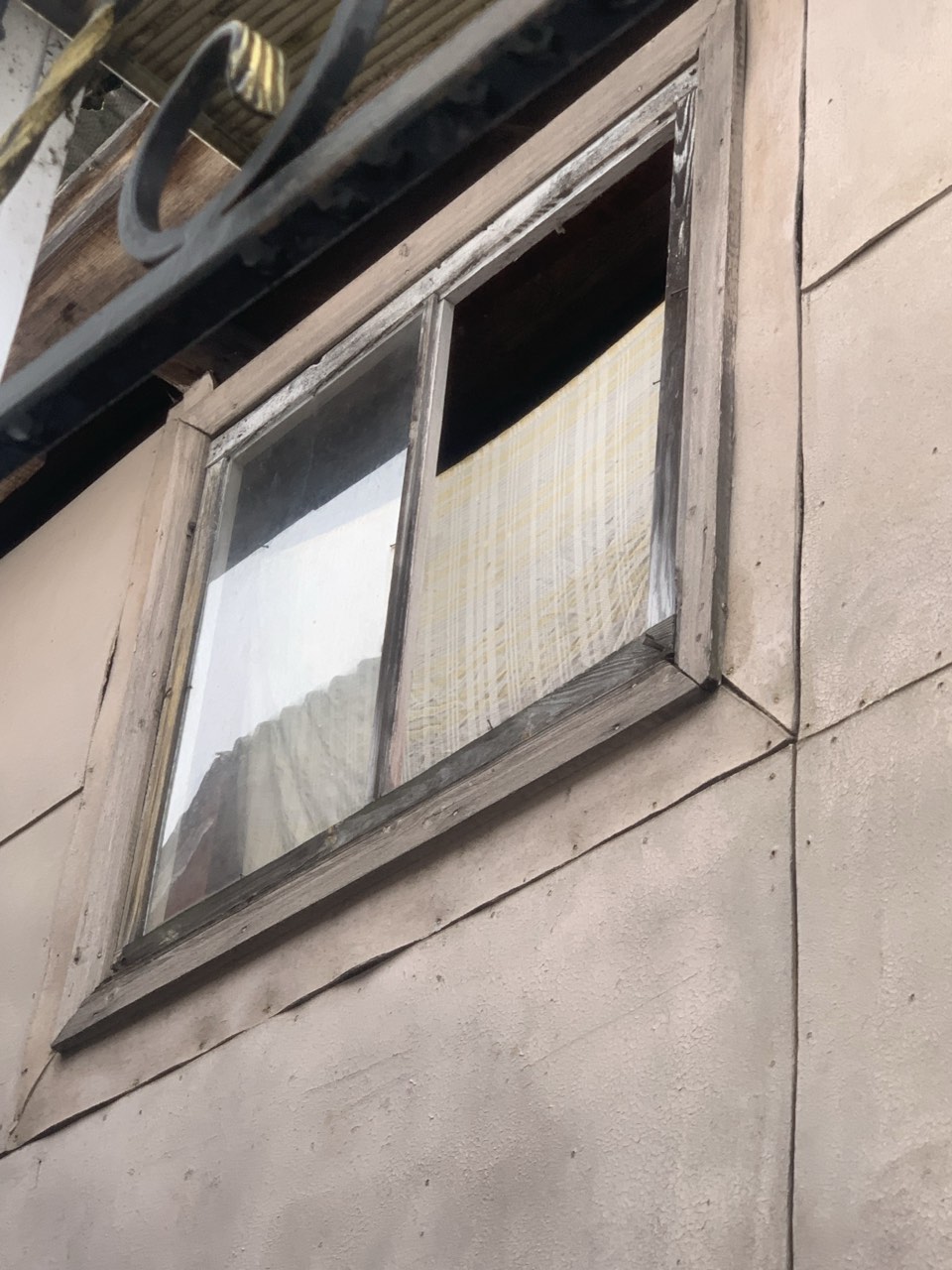 В Кролевецькій громаді Сумської області родина з малолітньою дитиною потрапила під обстріл