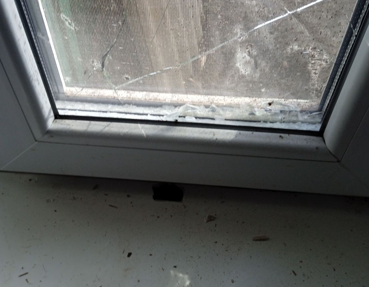 Повибивало вікна в результаті обстрілу