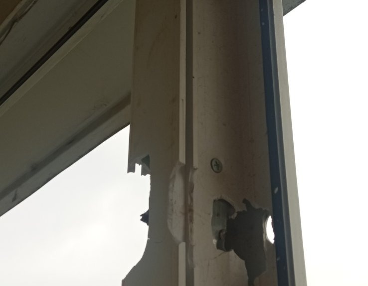 Уламок ракети пошкодив квартиру родини з Білопілля