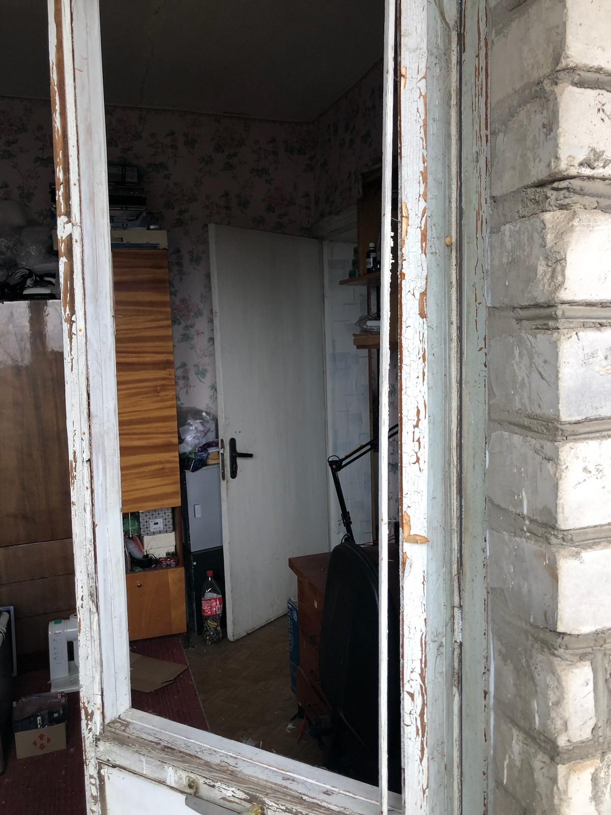 Багатодітній родині з Херсонщини вибило всі вікна у будинку