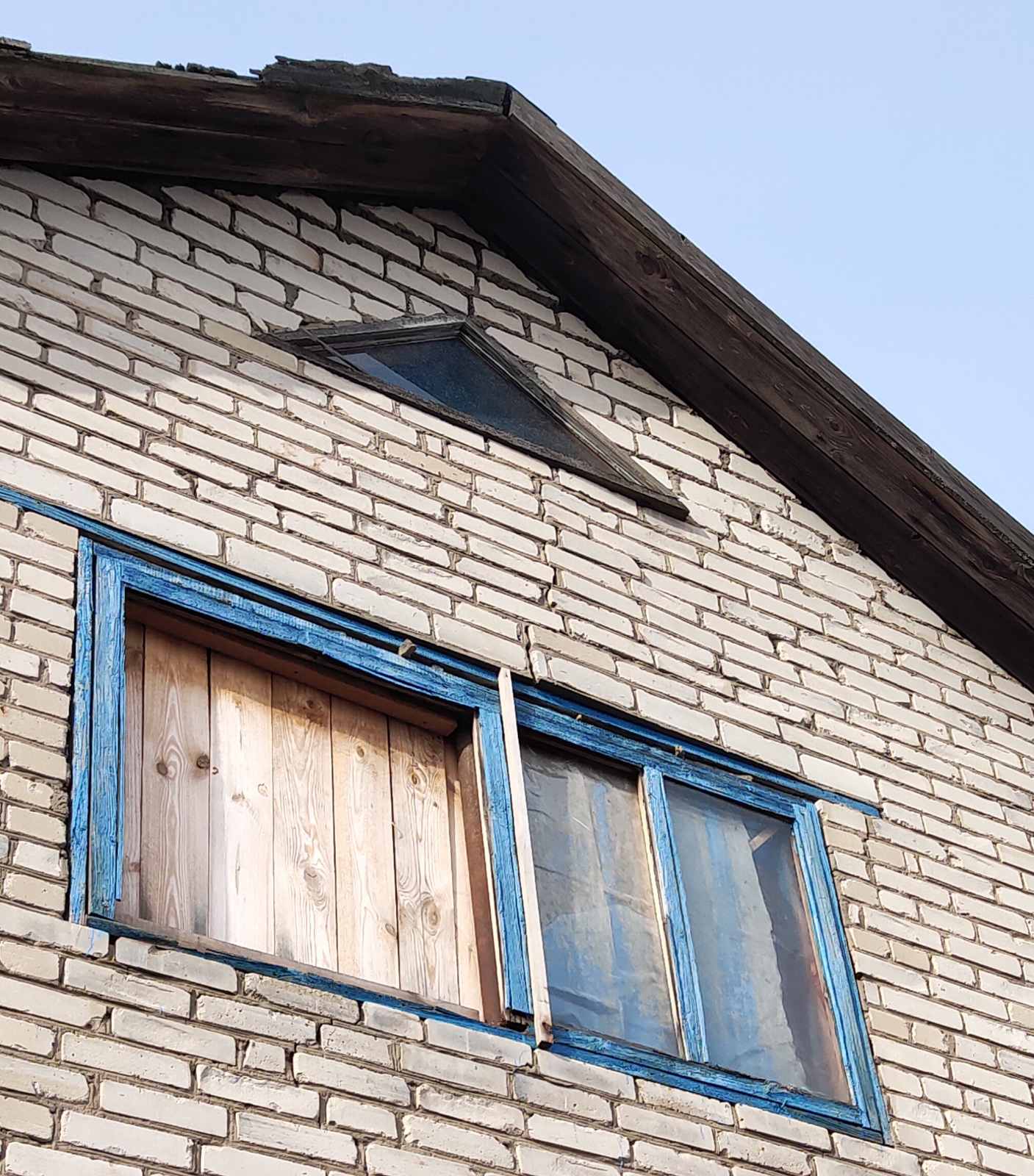 Родина з Сумщини лишилась без вікон