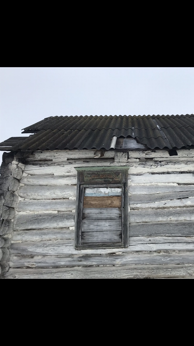 Вибито 8 вікон у будинку пенсіонерки з Сумщини