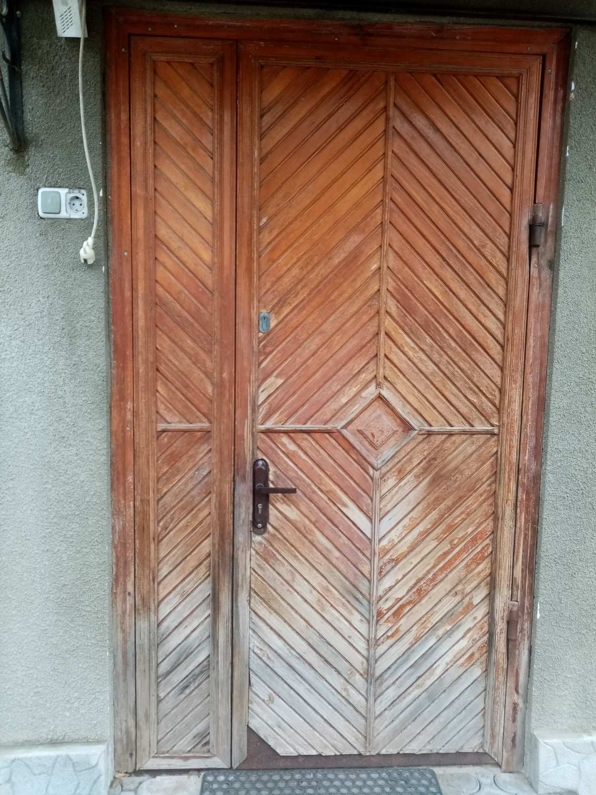 Херсонка виживає в будинку без даху та вікон