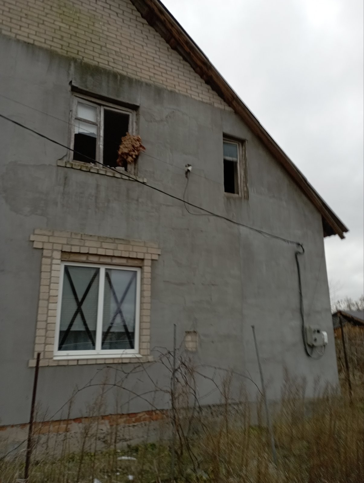 Вщент зруйновано будинок родини з Херсонщини