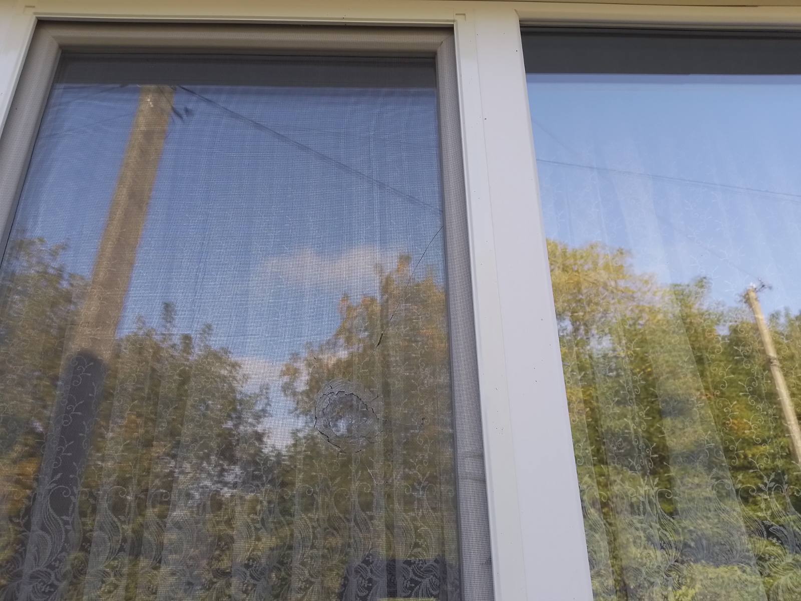 Прикордонне село Стара Гута постійно під обстрілами, але родина мріє повернутися додому