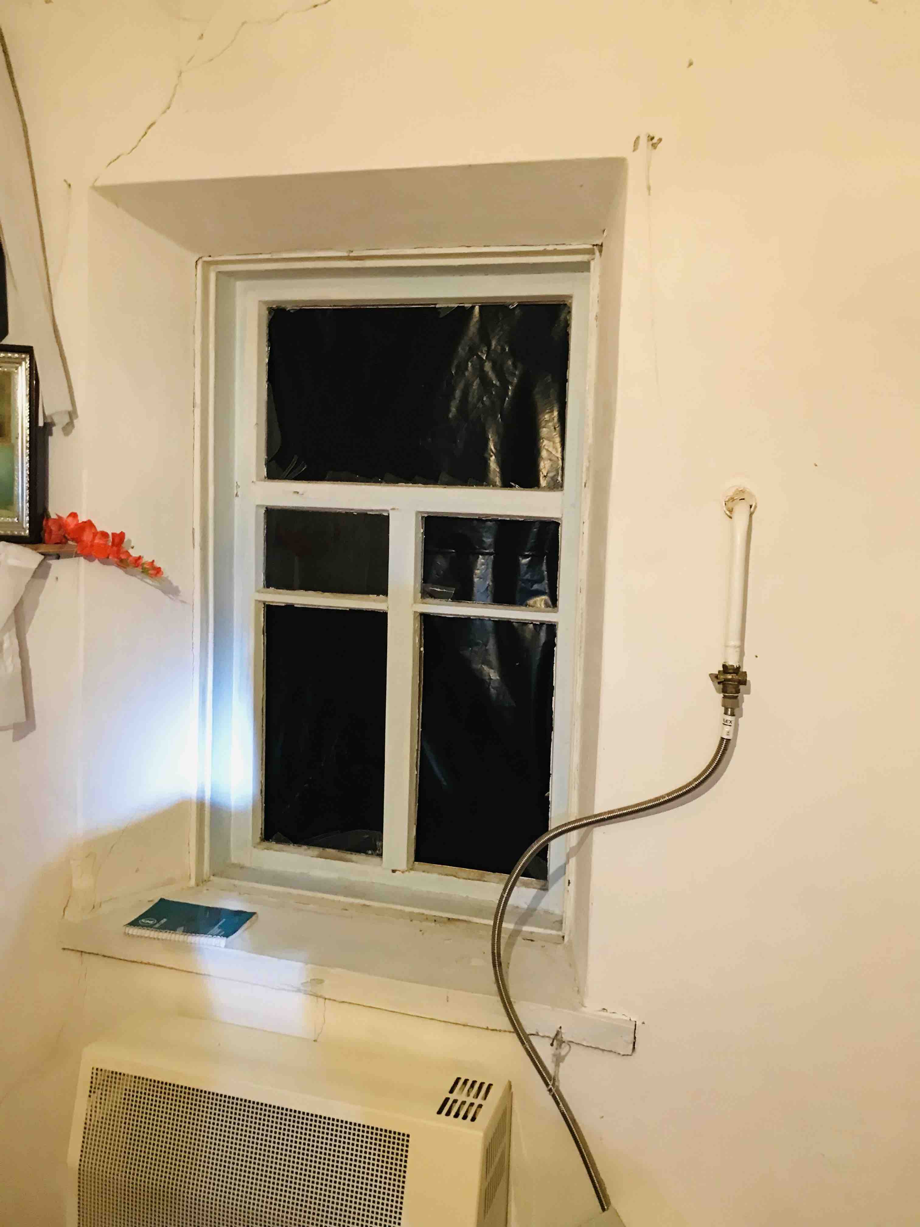 Постраждав будинок 80-літньої жінки з Сумщини