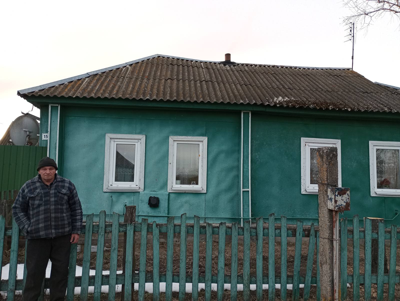 У результаті обстрілу пенсіонер втратив слух та було пошкоджено будинок