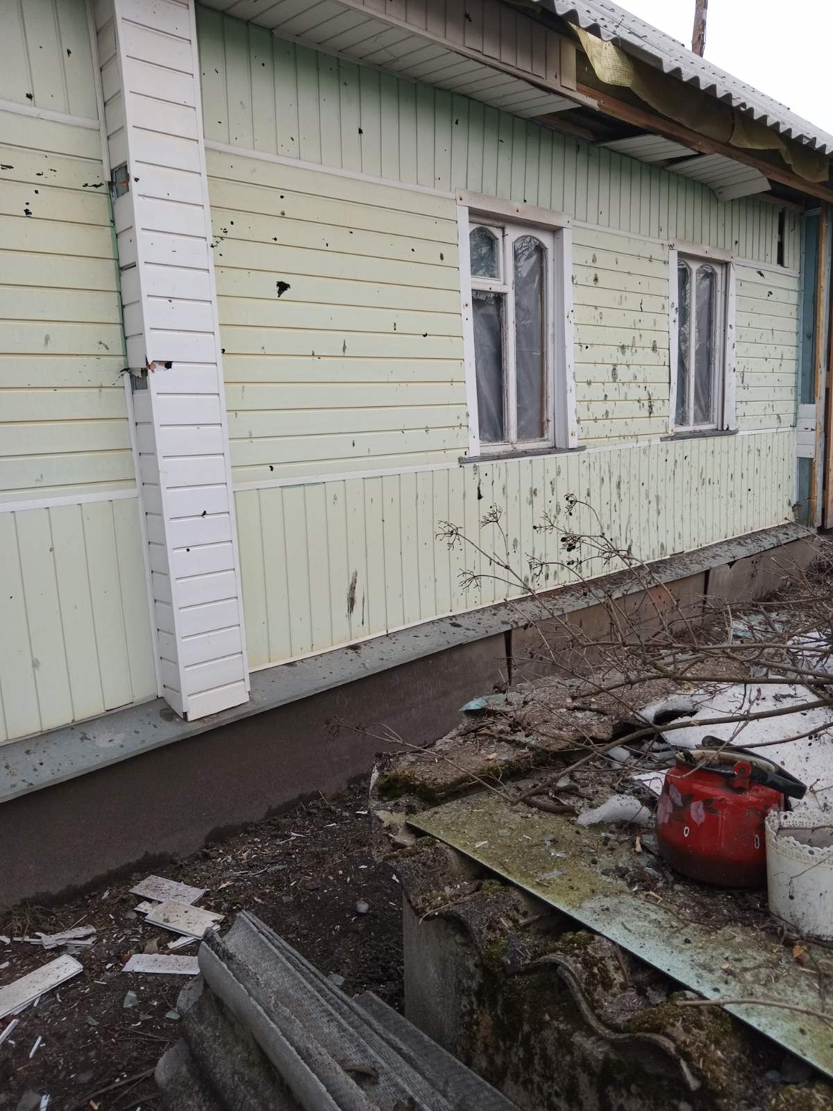 Зруйновано будинок родини з Сумщини