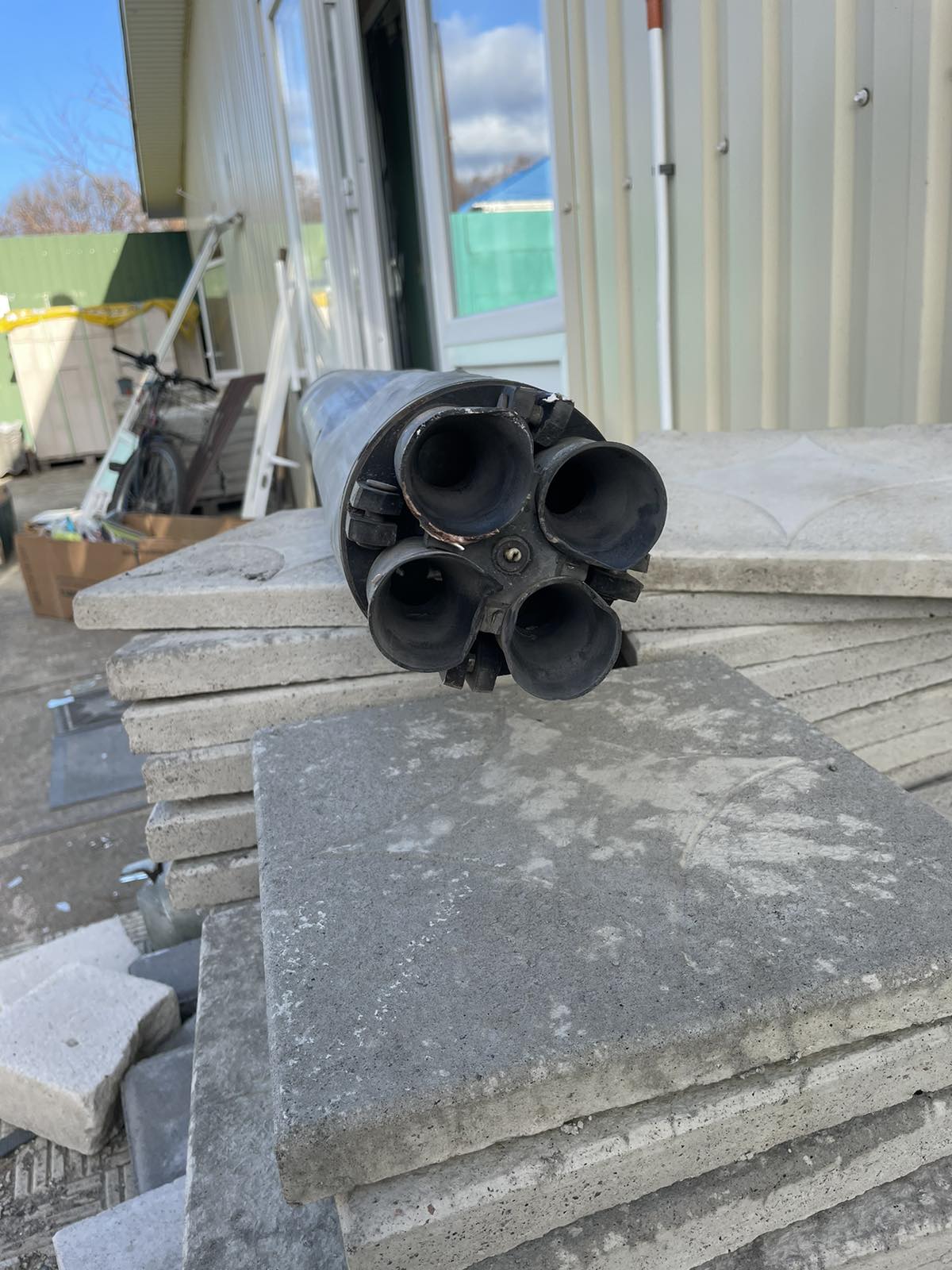 Три ворожі обстріли знищили магазин у Середина-Буді - потрібна допомога