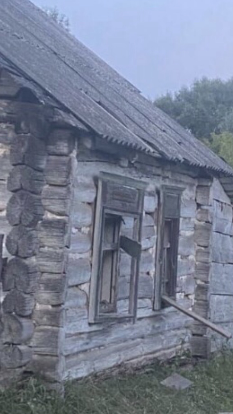 Вибито 8 вікон у будинку пенсіонерки з Сумщини