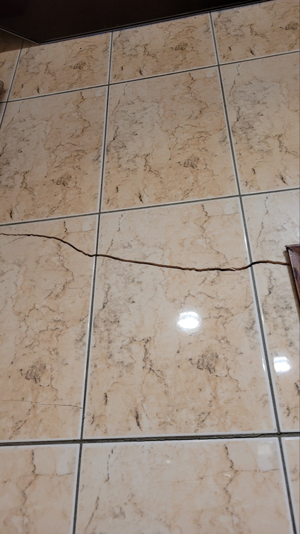 Окупанти зруйнували та розграбували будинок родини з Ізюму