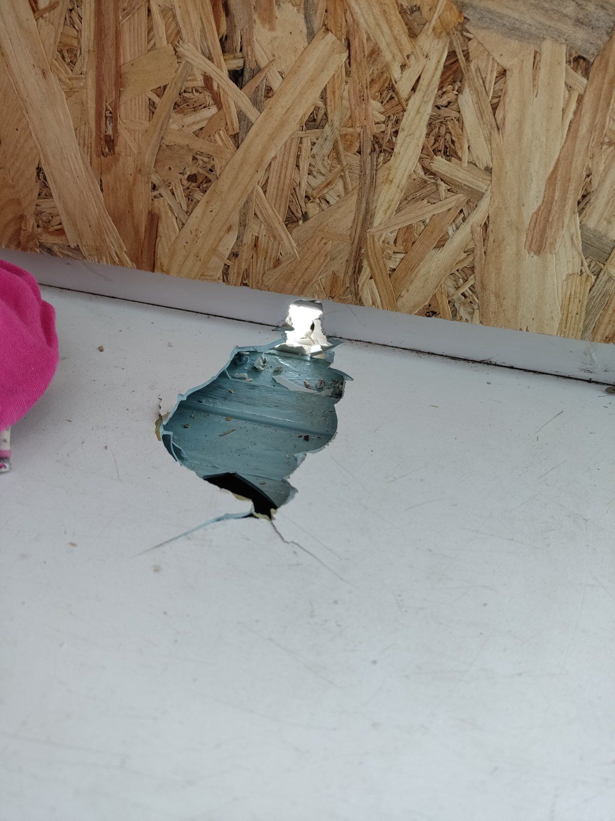 Квартира родини з Сумщини двічі потрапляла під обстріл