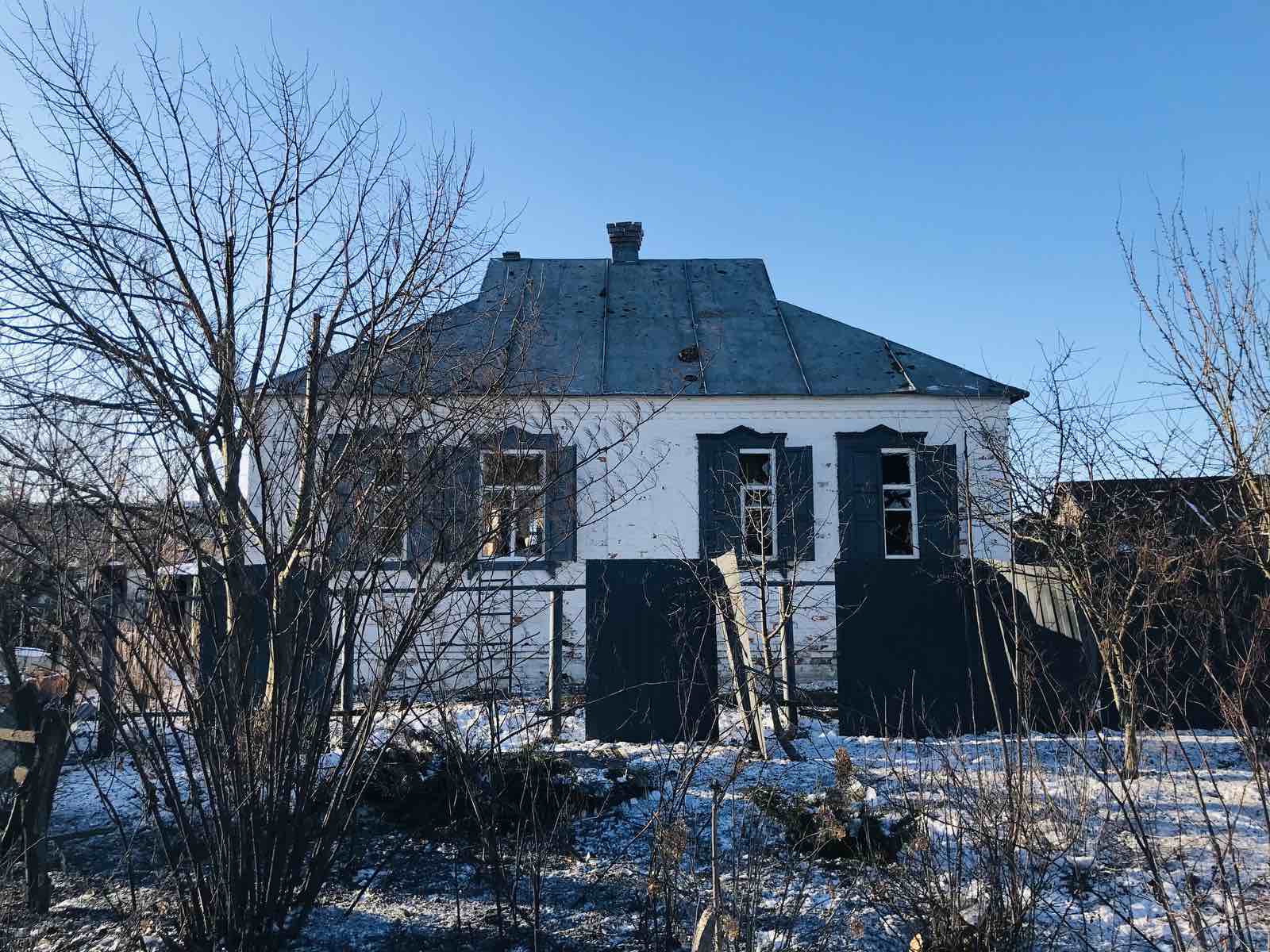 Постраждав будинок 80-літньої жінки з Сумщини