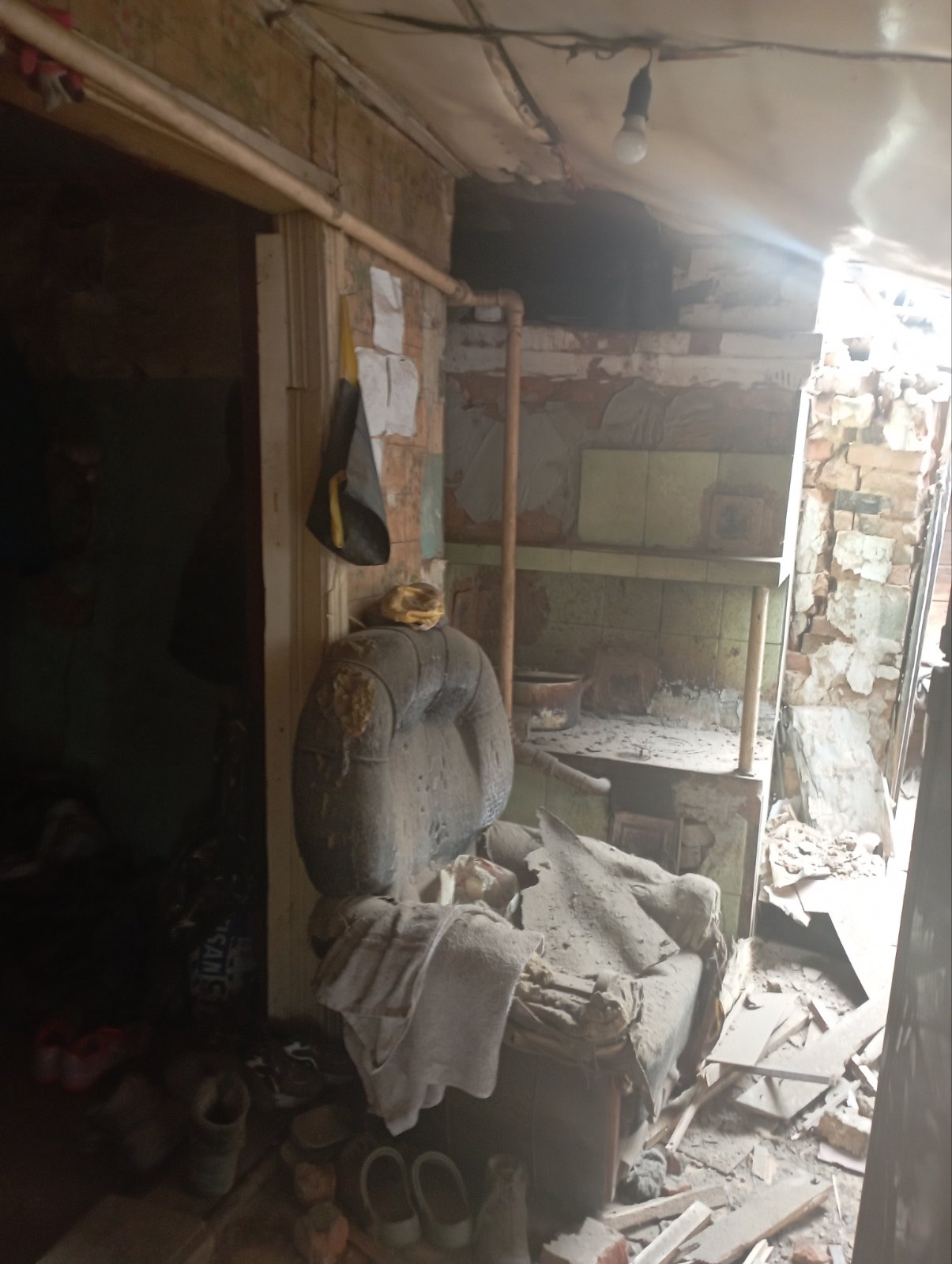 Мати трьох неповнолітніх дітей просить допомоги