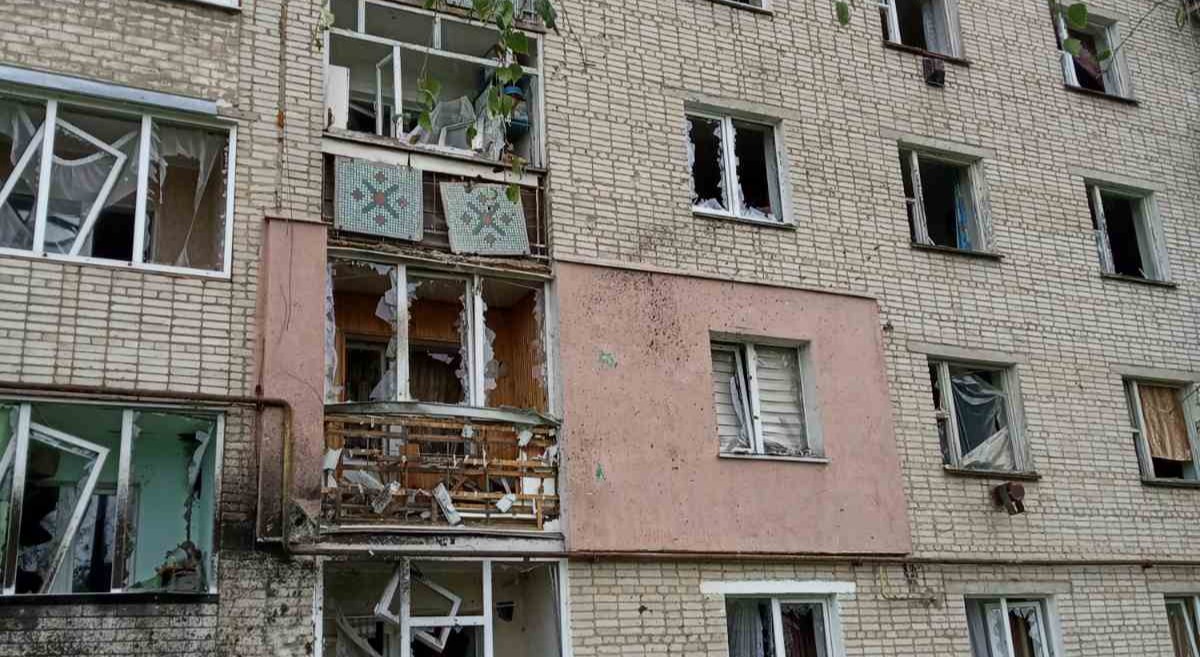 Ракета розірвалась під вікнами багатоквартирного будинку