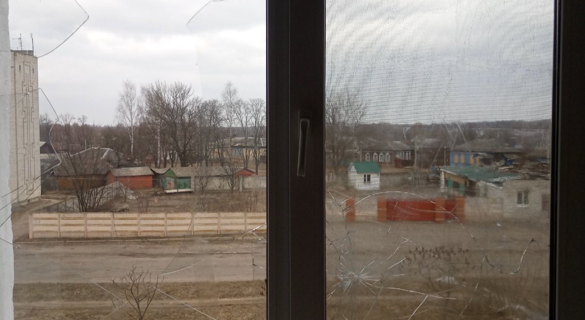 Обстріляли квартиру пенсіонерів з Середино-Буди