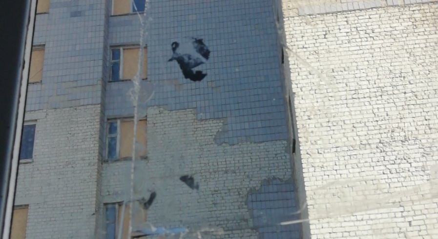 Родина з Харкова просить допомоги у заміні вікон