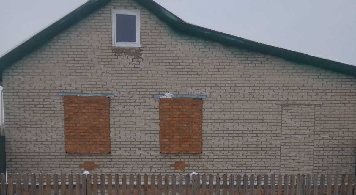 Від ворожого обстрілу постраждав будинок пенсіонерки