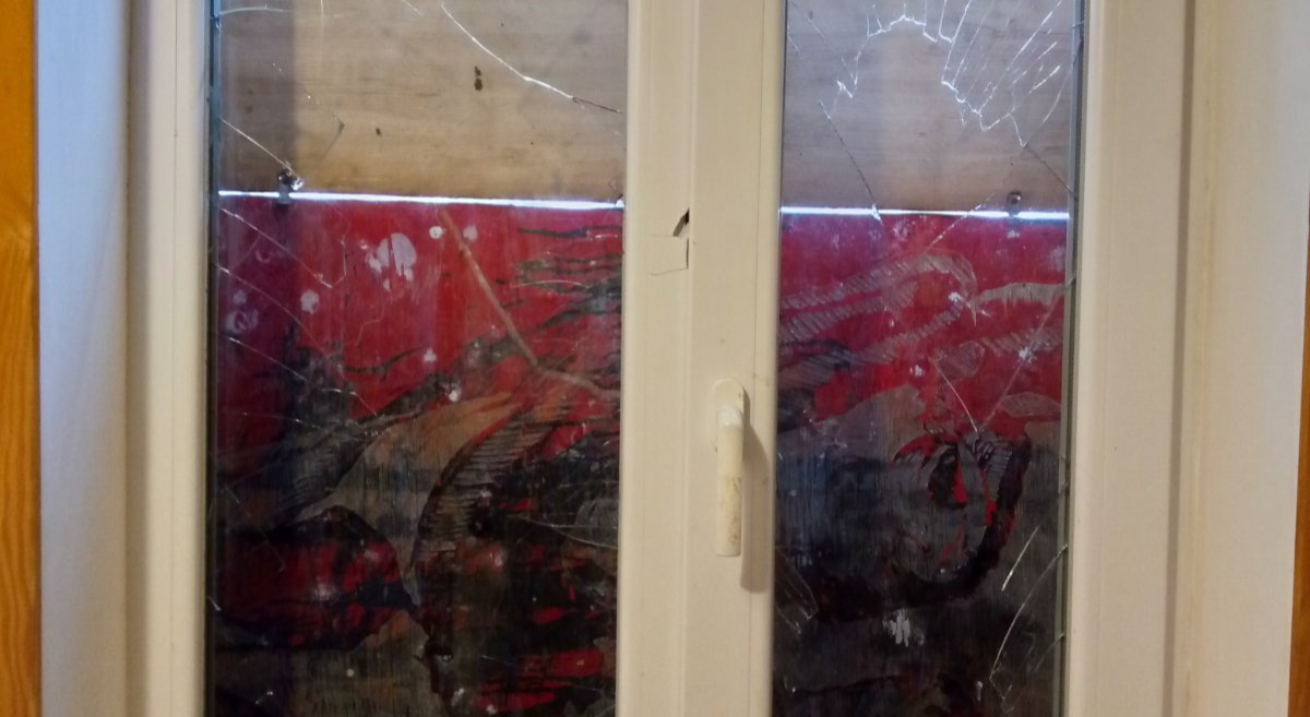 Родина отримала багаточисленні травми та пошкодження житла