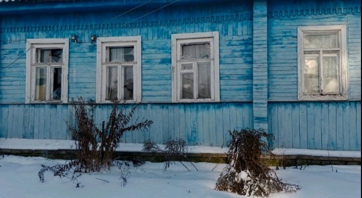 Пенсіонерка із Середино-Буди, яка живе з чотирма розбитими вікнами, потребує допомоги