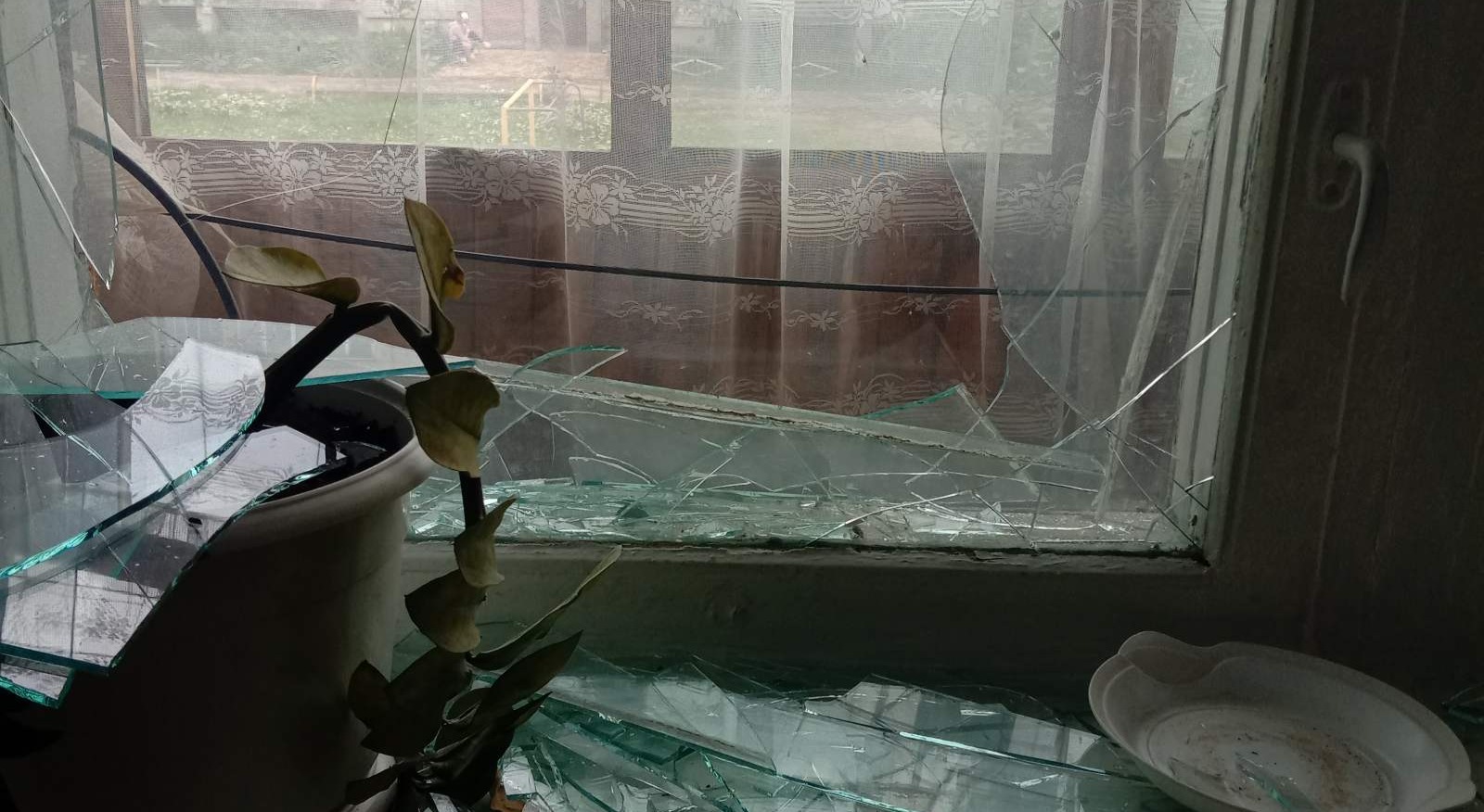 Пенсіонерка з Середино-Буди проживає в квартирі без вікна