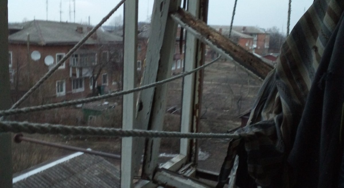 Чоловік із Середино-Буди, квартира якого зазнала значних пошкоджень, потребує допомоги