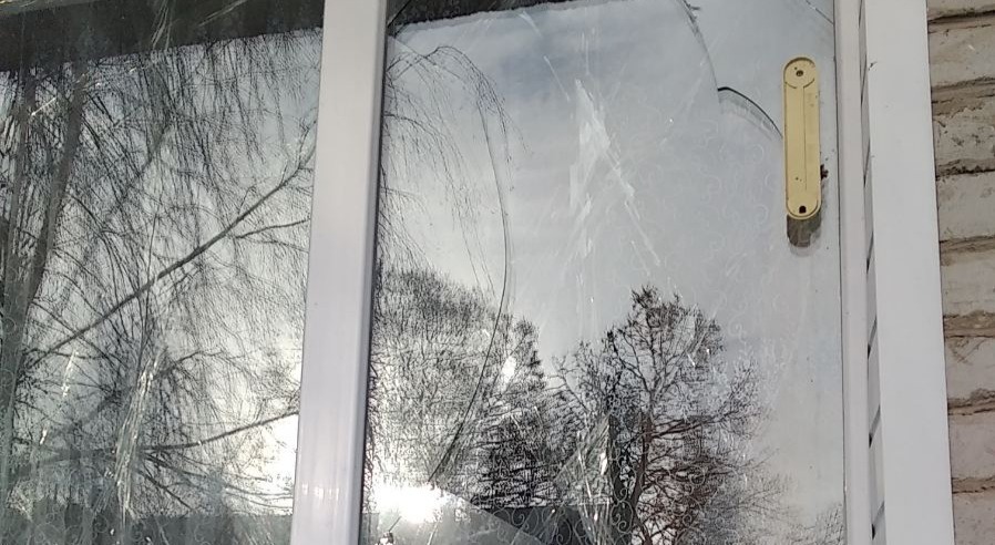 Вибило вікна в квартирі пенсіонерів з Сумщини