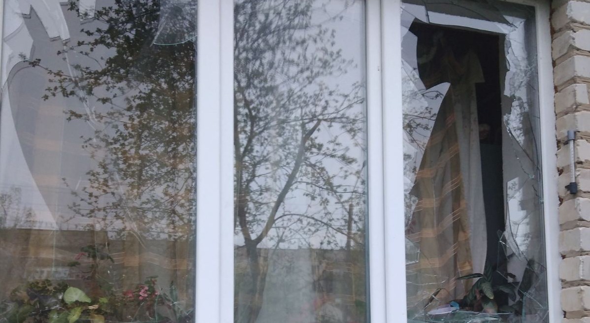 Вибуховою хвилею пошкоджено квартиру пенсіонерки