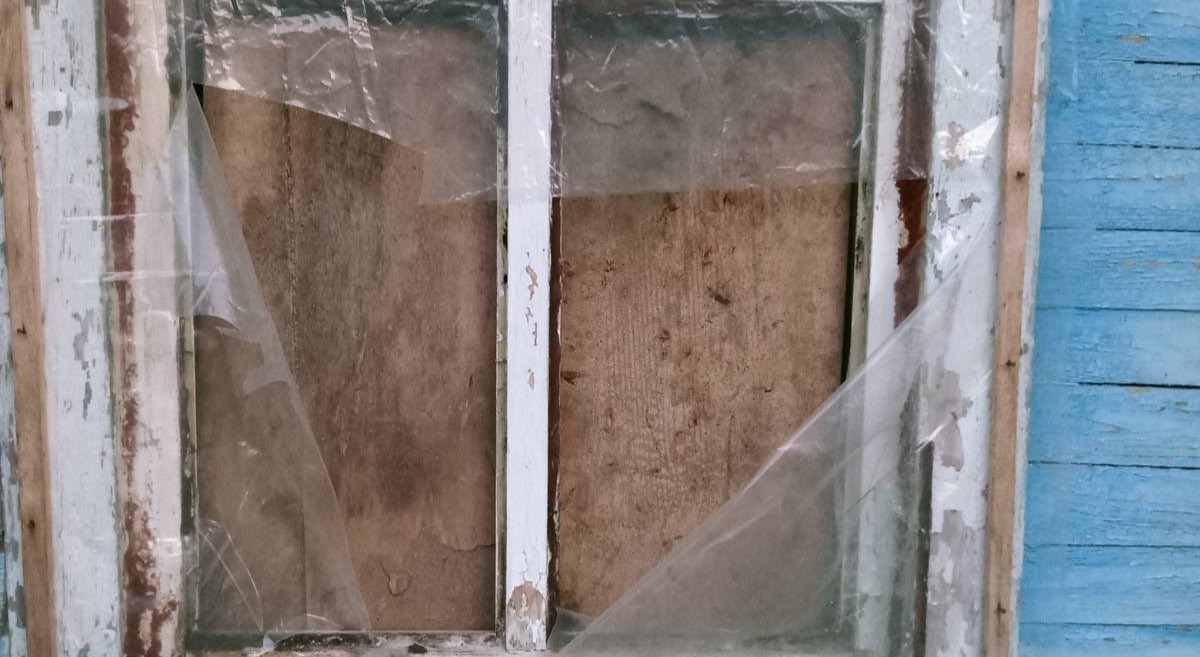 В будинку 79-річної пенсіонерки пошкоджене вікно