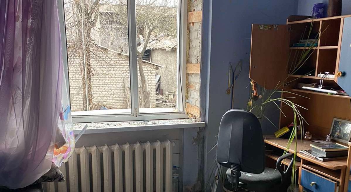 В квартирі родини з Середино-Буди вибиті всі вікна