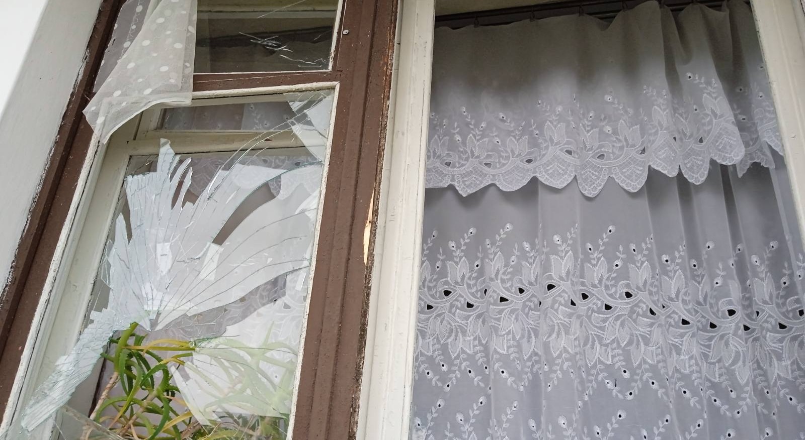 Жінка з двома онуками із Середино-Буди потребує допомоги із заміною вікон