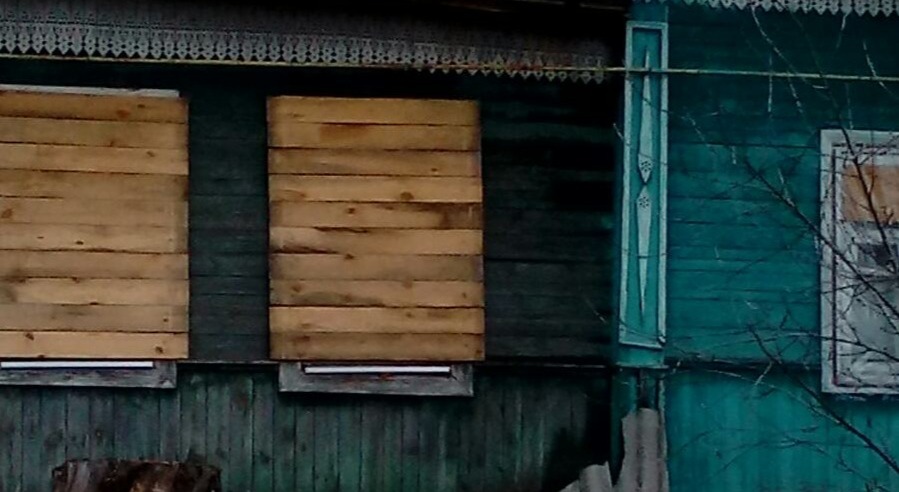 У будинку пенсіонерів пошкоджені вікна та дах, вони просять допомогти у відновленні