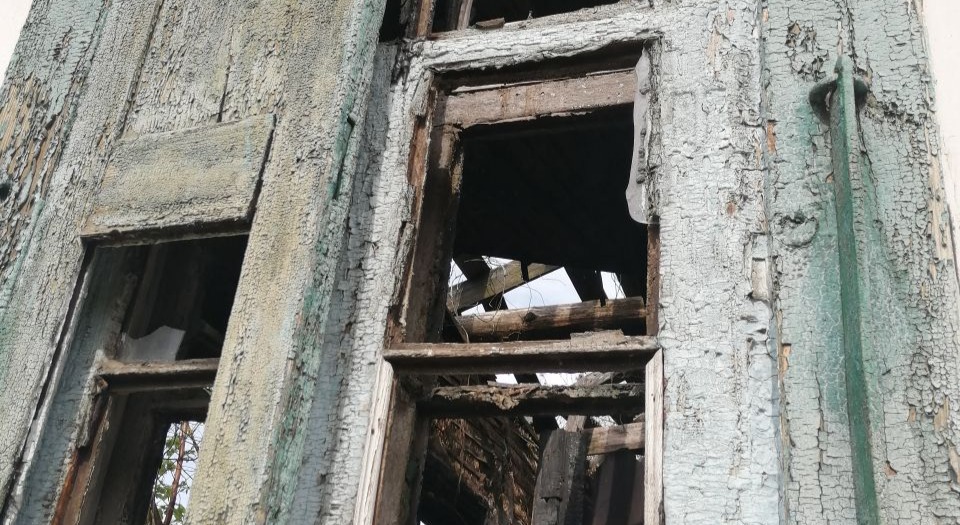 Працівник агропідприємства проживає в пошкодженому від обстрілу будинку