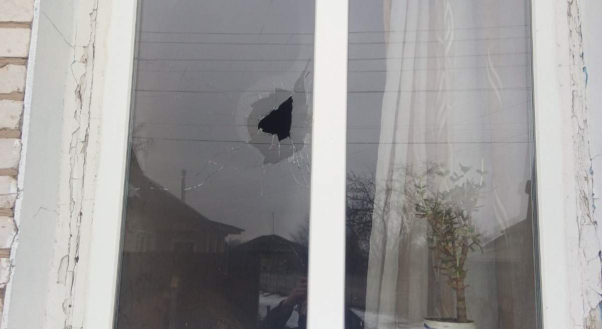 Внаслідок обстрілу постраждав будинок пенсіонера із Середино-Буди