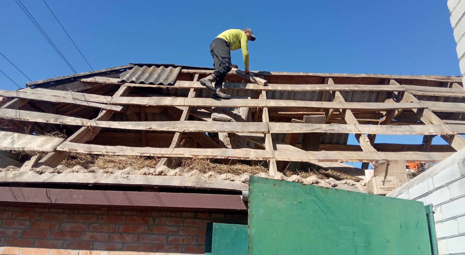 Після відновлення будинок жінки знову потрапив під обстріл