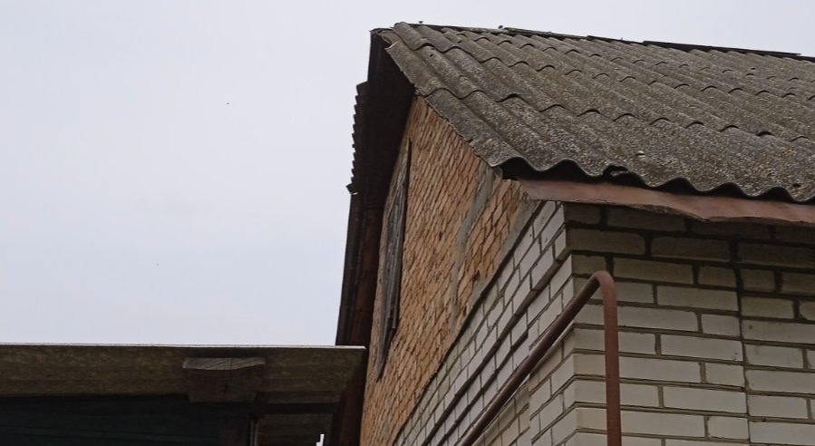 В 150 метрах від будинку розірвались 5 авіабомб